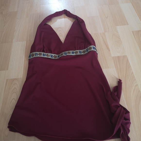 Beaded burgundy around the neck tank top - Picture 2 of 6